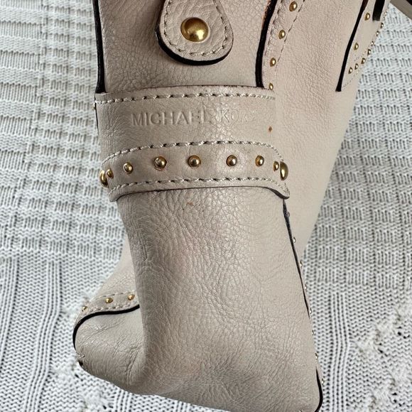 Michael Kors Beige Gold Leather Shoulder Purse - Picture 3 of 10